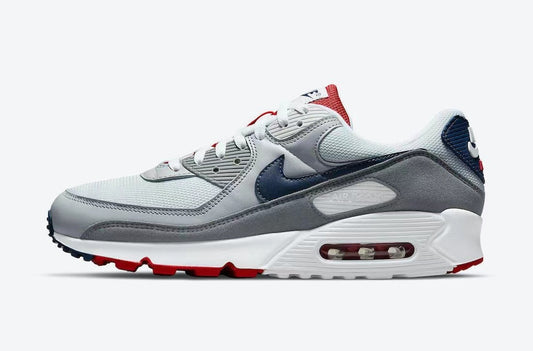 Les baskets grande taille Nike Air Max 90 conservent le design emblématique du modèle original tout en offrant un chaussant parfaitement adapté aux grandes pointures.