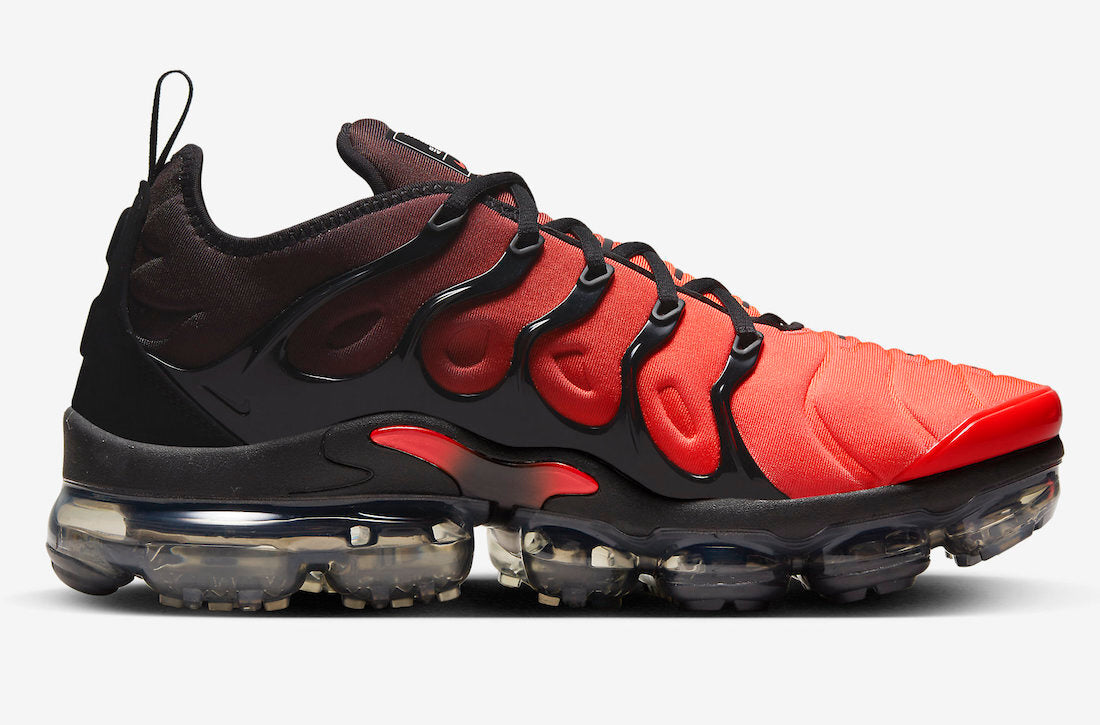 Les baskets grande taille Nike Vapormax Plus TN associent le design iconique des Air Max Plus à l’innovation de la semelle Vapormax.