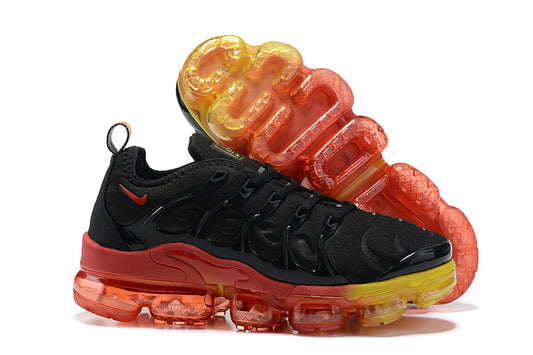 Les baskets grande taille Nike Vapormax Plus TN associent le design iconique des Air Max Plus à l’innovation de la semelle Vapormax.