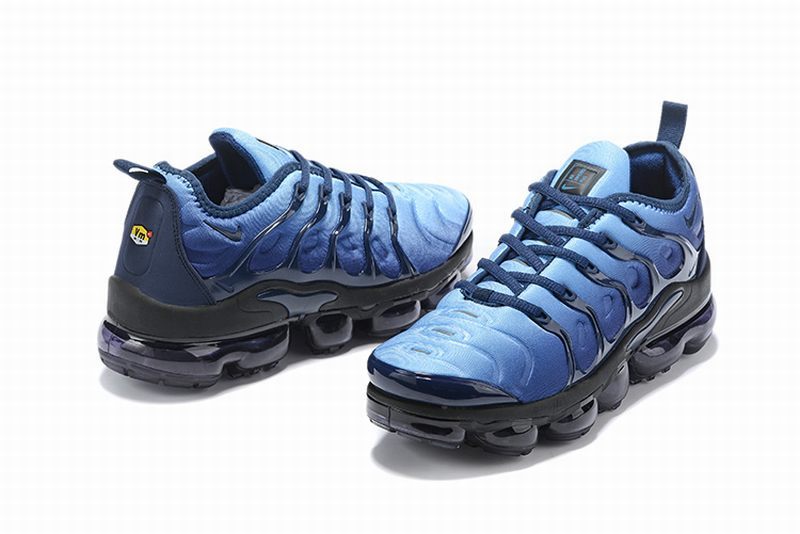 Les baskets grande taille Nike Vapormax Plus TN associent le design iconique des Air Max Plus à l’innovation de la semelle Vapormax.