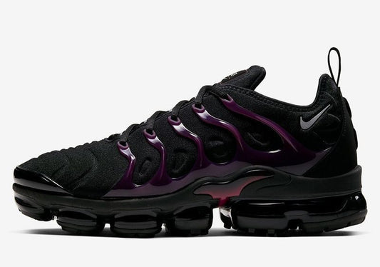 Les baskets grande taille Nike Vapormax Plus TN associent le design iconique des Air Max Plus à l’innovation de la semelle Vapormax.