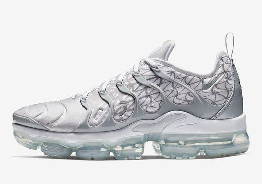 Les baskets grande taille Nike Vapormax Plus TN associent le design iconique des Air Max Plus à l’innovation de la semelle Vapormax.