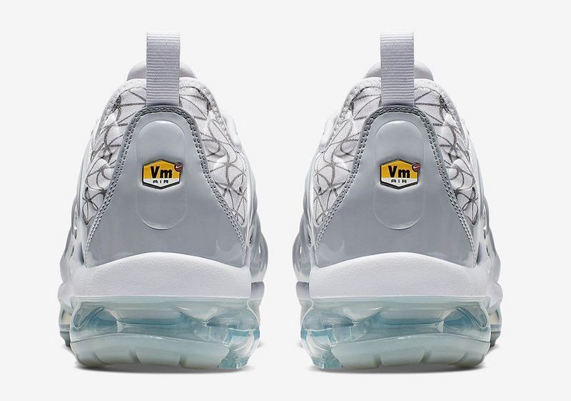 Les baskets grande taille Nike Vapormax Plus TN associent le design iconique des Air Max Plus à l’innovation de la semelle Vapormax.