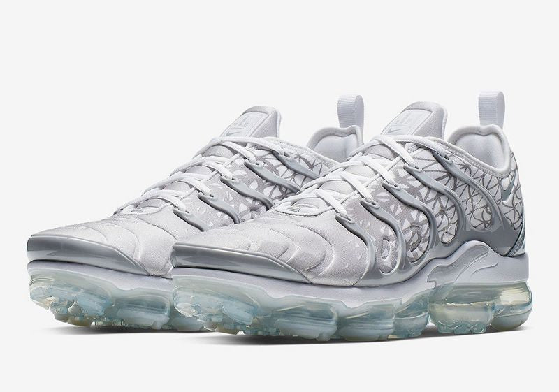Les baskets grande taille Nike Vapormax Plus TN associent le design iconique des Air Max Plus à l’innovation de la semelle Vapormax.