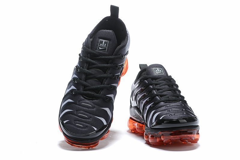 Les baskets grande taille Nike Vapormax Plus TN associent le design iconique des Air Max Plus à l’innovation de la semelle Vapormax.