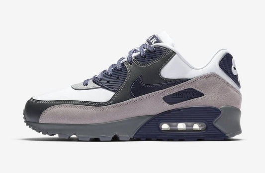 Les baskets grande taille Nike Air Max 90 conservent le design emblématique du modèle original tout en offrant un chaussant parfaitement adapté aux grandes pointures.