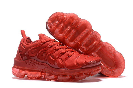 Les baskets grande taille Nike Vapormax Plus TN associent le design iconique des Air Max Plus à l’innovation de la semelle Vapormax.