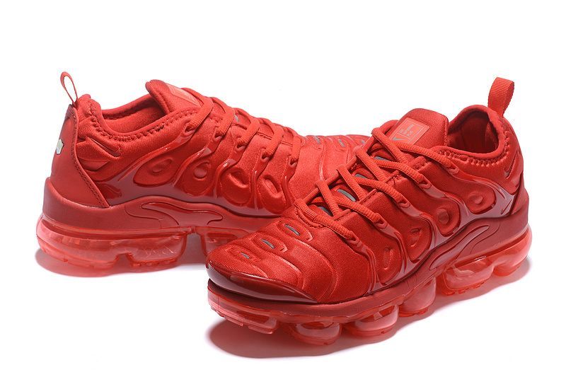 Les baskets grande taille Nike Vapormax Plus TN associent le design iconique des Air Max Plus à l’innovation de la semelle Vapormax.