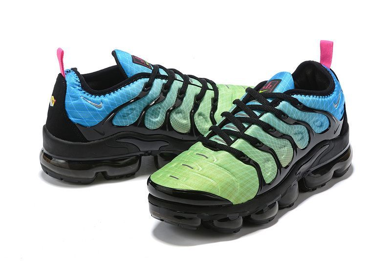 Les baskets grande taille Nike Vapormax Plus TN associent le design iconique des Air Max Plus à l’innovation de la semelle Vapormax.