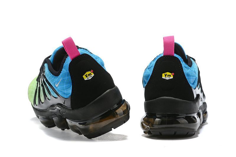 Les baskets grande taille Nike Vapormax Plus TN associent le design iconique des Air Max Plus à l’innovation de la semelle Vapormax.