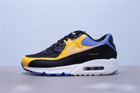 Les baskets grande taille Nike Air Max 90 conservent le design emblématique du modèle original tout en offrant un chaussant parfaitement adapté aux grandes pointures.