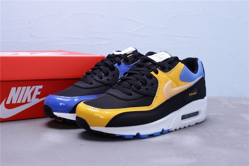 Les baskets grande taille Nike Air Max 90 conservent le design emblématique du modèle original tout en offrant un chaussant parfaitement adapté aux grandes pointures.