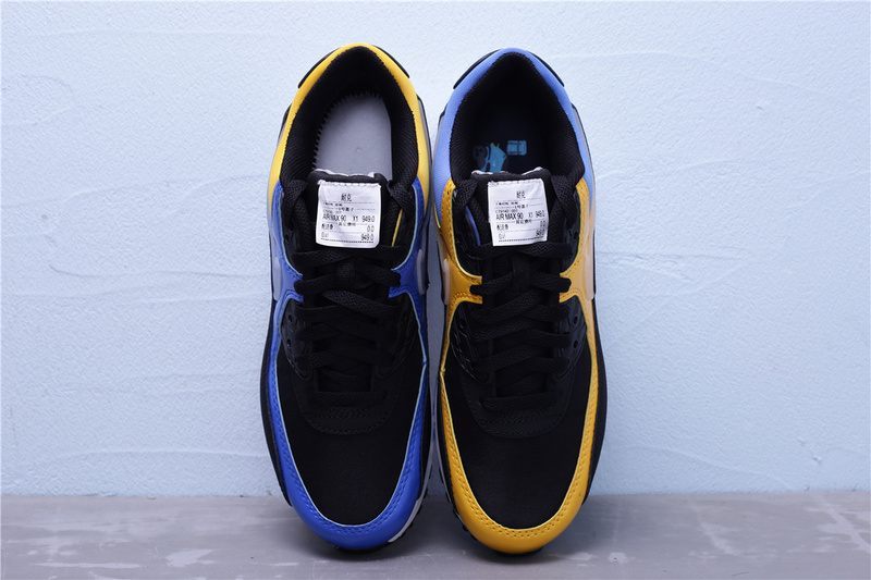 Les baskets grande taille Nike Air Max 90 conservent le design emblématique du modèle original tout en offrant un chaussant parfaitement adapté aux grandes pointures.