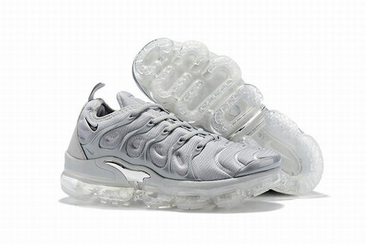 Les baskets grande taille Nike Vapormax Plus TN associent le design iconique des Air Max Plus à l’innovation de la semelle Vapormax.
