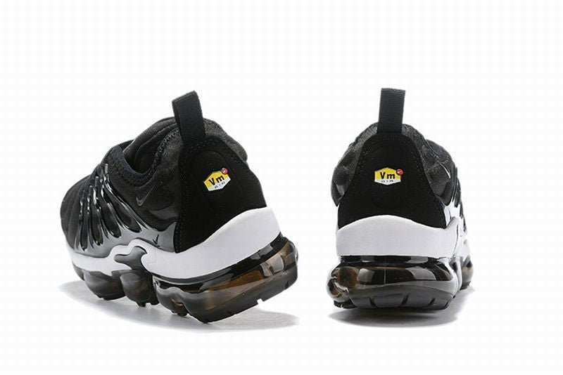 Les baskets grande taille Nike Vapormax Plus TN associent le design iconique des Air Max Plus à l’innovation de la semelle Vapormax.