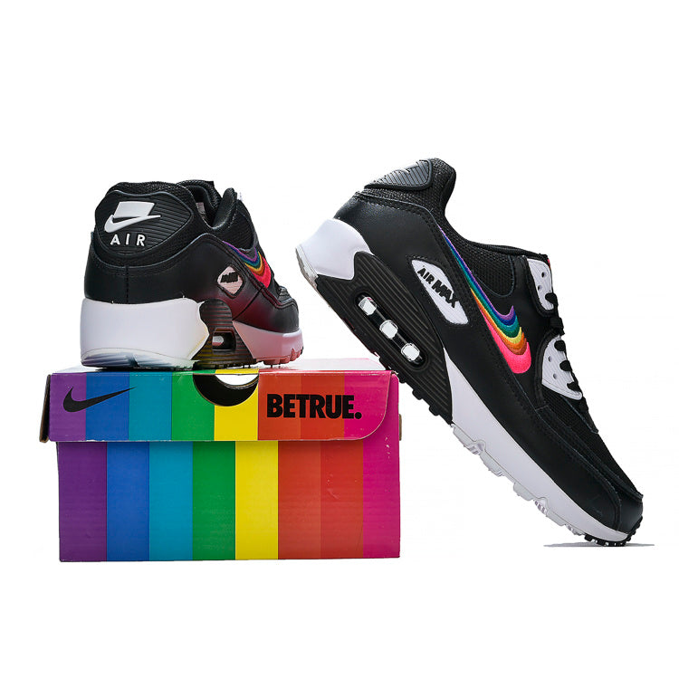 Les baskets grande taille Nike Air Max 90 conservent le design emblématique du modèle original tout en offrant un chaussant parfaitement adapté aux grandes pointures.