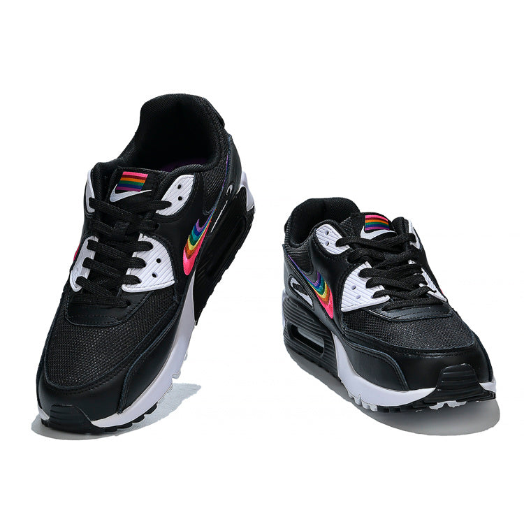 Les baskets grande taille Nike Air Max 90 conservent le design emblématique du modèle original tout en offrant un chaussant parfaitement adapté aux grandes pointures.