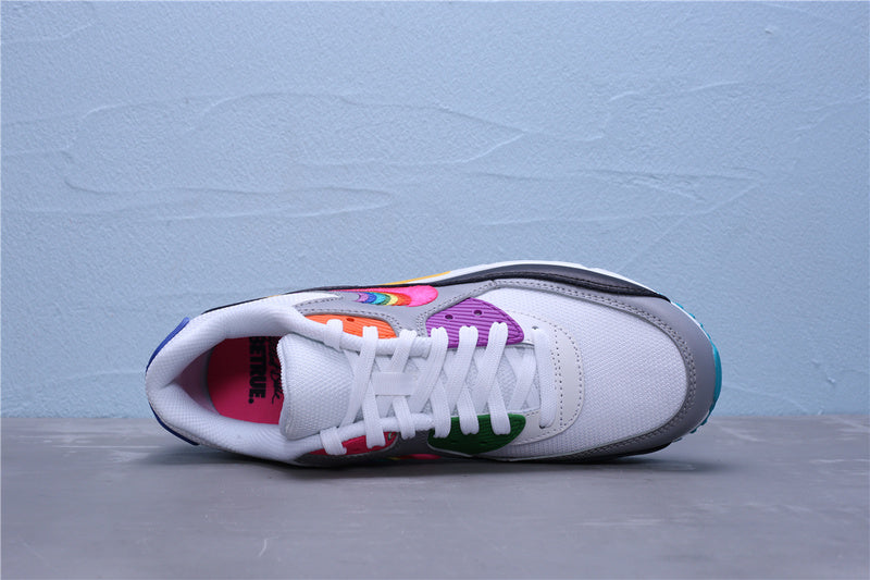 Les baskets grande taille Nike Air Max 90 conservent le design emblématique du modèle original tout en offrant un chaussant parfaitement adapté aux grandes pointures.