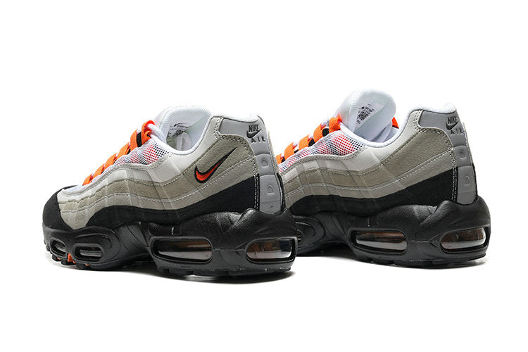 Les baskets grande taille Nike Air Max 95 reprennent le design unique et audacieux de l’original, tout en étant pensées pour offrir un ajustement parfait aux grandes pointures.