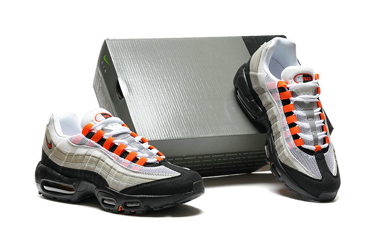 Les baskets grande taille Nike Air Max 95 reprennent le design unique et audacieux de l’original, tout en étant pensées pour offrir un ajustement parfait aux grandes pointures.