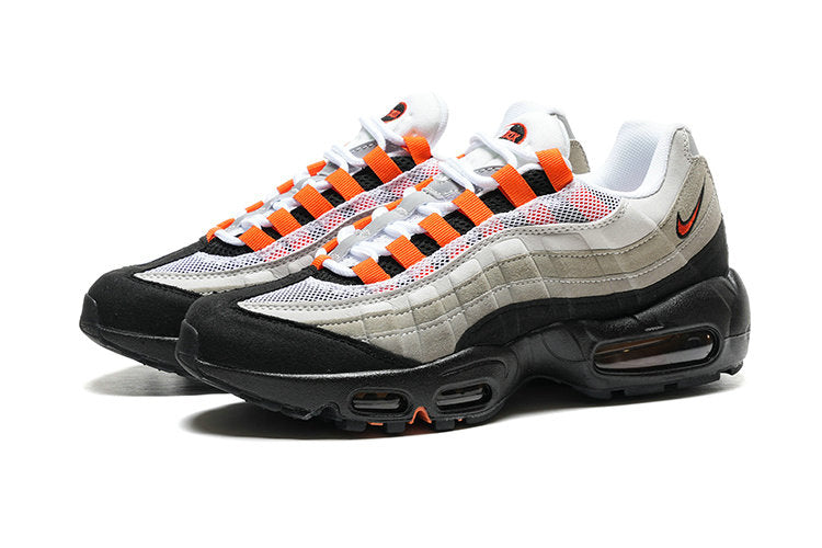 Les baskets grande taille Nike Air Max 95 reprennent le design unique et audacieux de l’original, tout en étant pensées pour offrir un ajustement parfait aux grandes pointures.