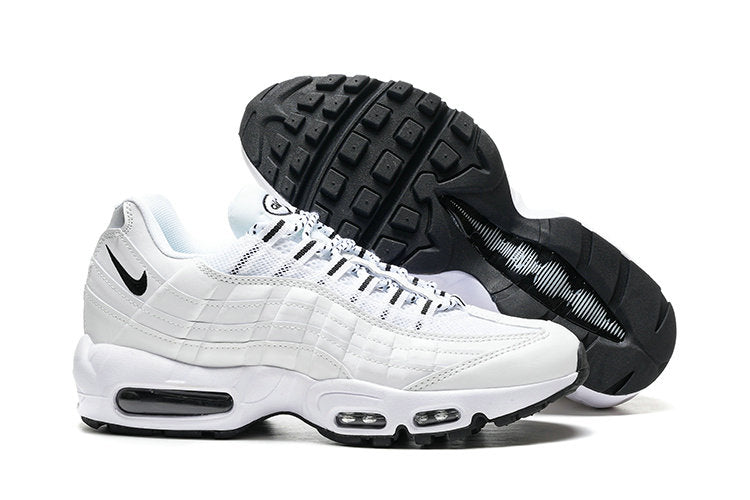 Les baskets grande taille Nike Air Max 95 reprennent le design unique et audacieux de l’original, tout en étant pensées pour offrir un ajustement parfait aux grandes pointures.