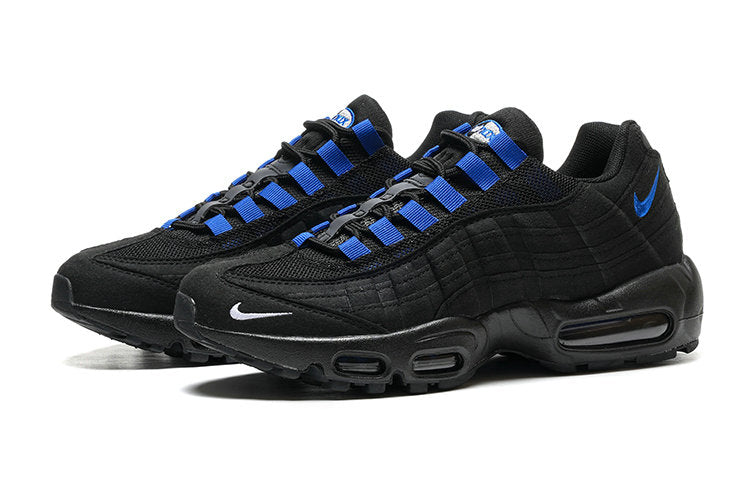 Les baskets grande taille Nike Air Max 95 reprennent le design unique et audacieux de l’original, tout en étant pensées pour offrir un ajustement parfait aux grandes pointures.