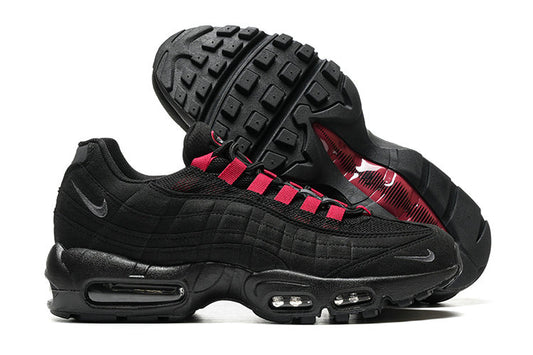 Les baskets grande taille Nike Air Max 95 reprennent le design unique et audacieux de l’original, tout en étant pensées pour offrir un ajustement parfait aux grandes pointures.