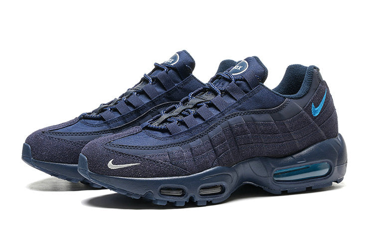 Les baskets grande taille Nike Air Max 95 reprennent le design unique et audacieux de l’original, tout en étant pensées pour offrir un ajustement parfait aux grandes pointures.