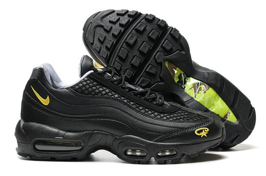 Les baskets grande taille Nike Air Max 95 reprennent le design unique et audacieux de l’original, tout en étant pensées pour offrir un ajustement parfait aux grandes pointures.