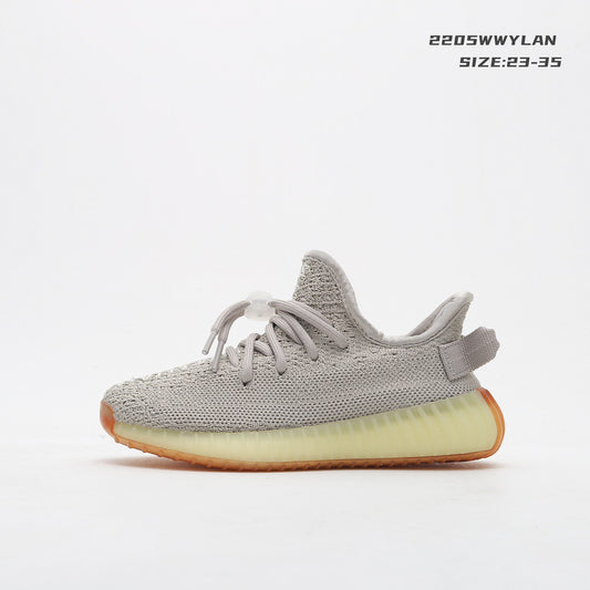 Les baskets pour enfants disponibles sur Yourstyles.fr sont conçues.

pour accompagner les plus jeunes dans toutes leurs activités, en alliant confort, résistance et style dynamique.