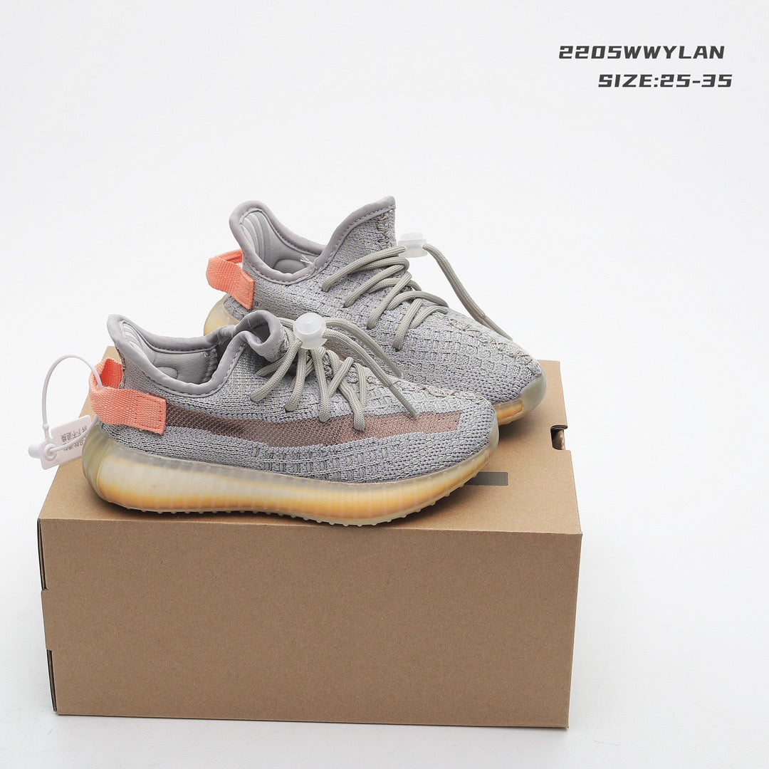 Les baskets pour enfants disponibles sur Yourstyles.fr sont conçues.

pour accompagner les plus jeunes dans toutes leurs activités, en alliant confort, résistance et style dynamique.