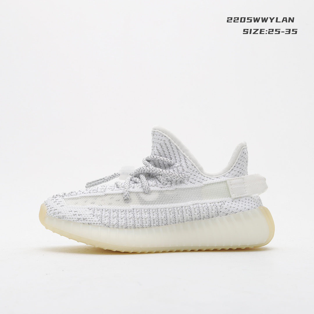 Les baskets pour enfants disponibles sur Yourstyles.fr sont conçues.

pour accompagner les plus jeunes dans toutes leurs activités, en alliant confort, résistance et style dynamique.