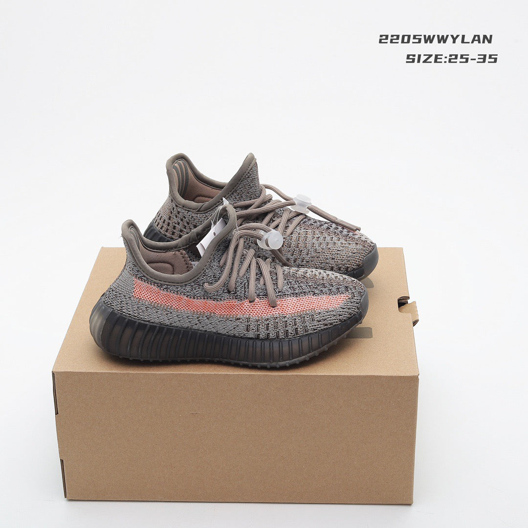 Les baskets pour enfants disponibles sur Yourstyles.fr sont conçues.

pour accompagner les plus jeunes dans toutes leurs activités, en alliant confort, résistance et style dynamique.