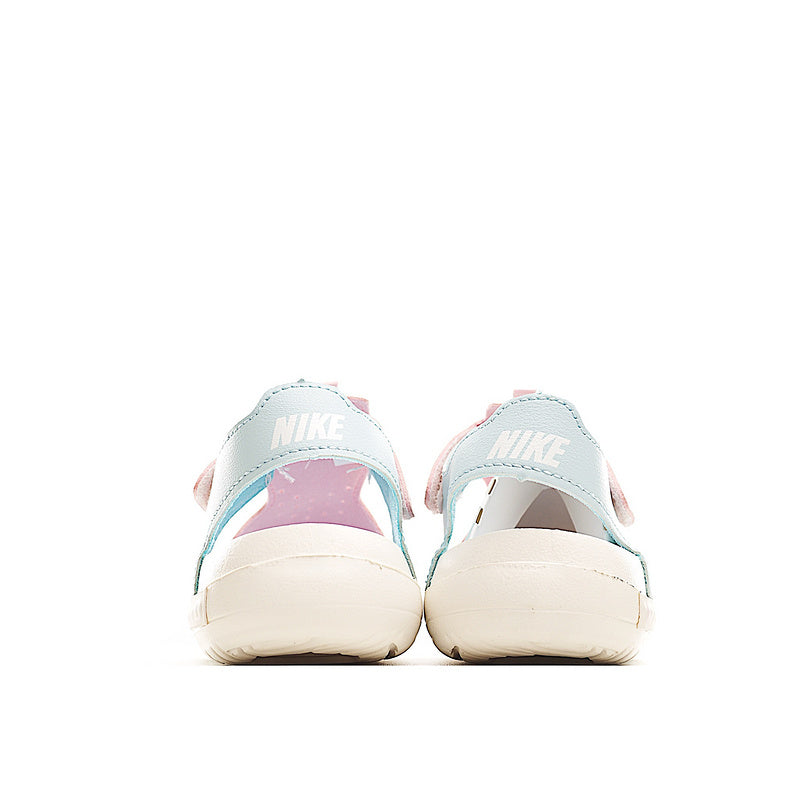 Les sandales pour enfants proposées sur Yourstyles.fr combinent confort, légèreté et design joyeux pour accompagner les plus jeunes durant toutes leurs aventures estivales.