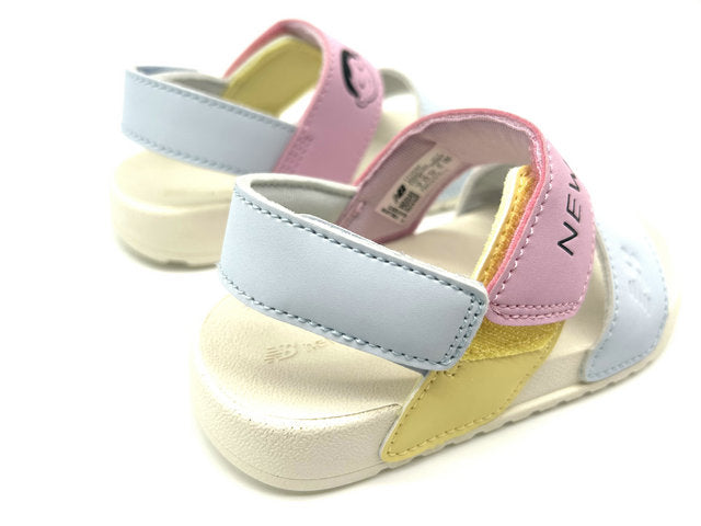 Les sandales pour enfants proposées sur Yourstyles.fr combinent confort, légèreté et design joyeux pour accompagner les plus jeunes durant toutes leurs aventures estivales.
