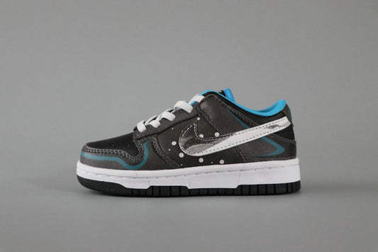 Les baskets pour enfants disponibles sur Yourstyles.fr sont conçues pour accompagner les plus jeunes dans toutes leurs activités,