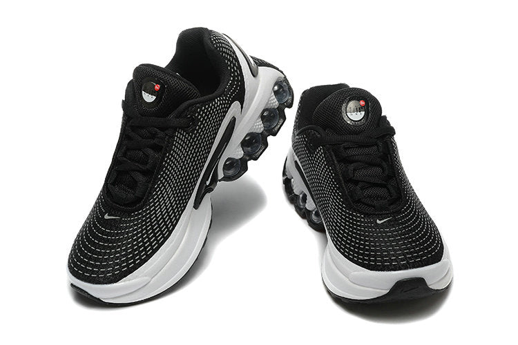 Les baskets pour enfants disponibles sur Yourstyles.fr sont conçues.

pour accompagner les plus jeunes dans toutes leurs activités, en alliant confort, résistance et style dynamique.