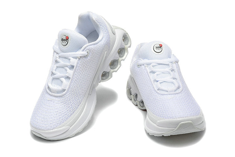 Les baskets pour enfants disponibles sur Yourstyles.fr sont conçues.

pour accompagner les plus jeunes dans toutes leurs activités, en alliant confort, résistance et style dynamique.