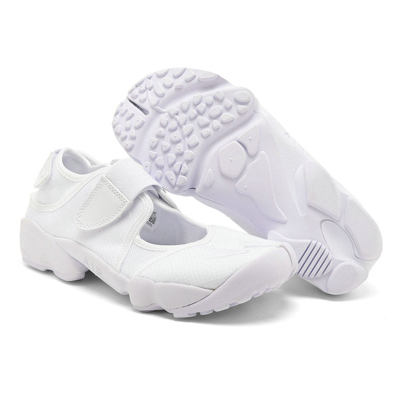  Les baskets Rift Ninja se distinguent par leur design unique et avant-gardiste, inspiré des chaussures de ninja, combinant style urbain et fonctionnalité.