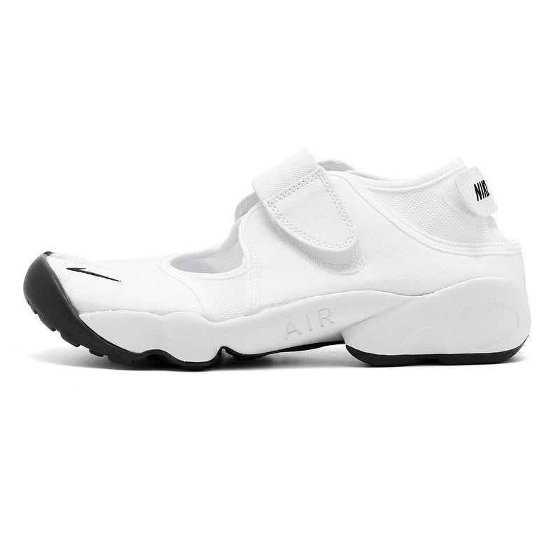  Les baskets Rift Ninja se distinguent par leur design unique et avant-gardiste, inspiré des chaussures de ninja, combinant style urbain et fonctionnalité.