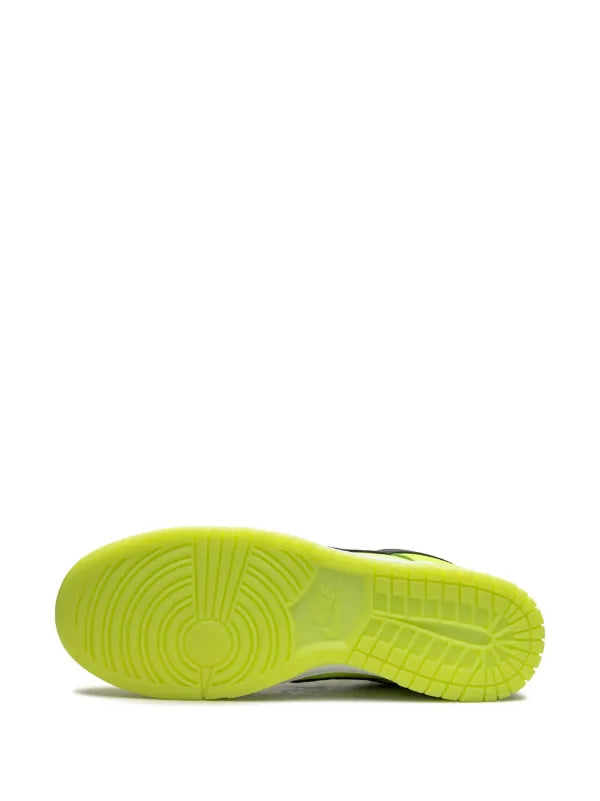Les baskets Nike SB Dunk allient un style emblématique à un confort supérieur. Leur design légendaire et leurs matériaux de haute qualité. Pas cher.le moins cher .