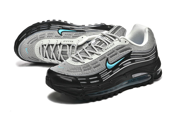 Les baskets Nike Air Max TL 2.5 X COMME DES GARÇONS offrent un style audacieux et une performance fonctionnelle.

En plus, leur design avant-gardiste et leur qualité de fabrication soignée les positionnent