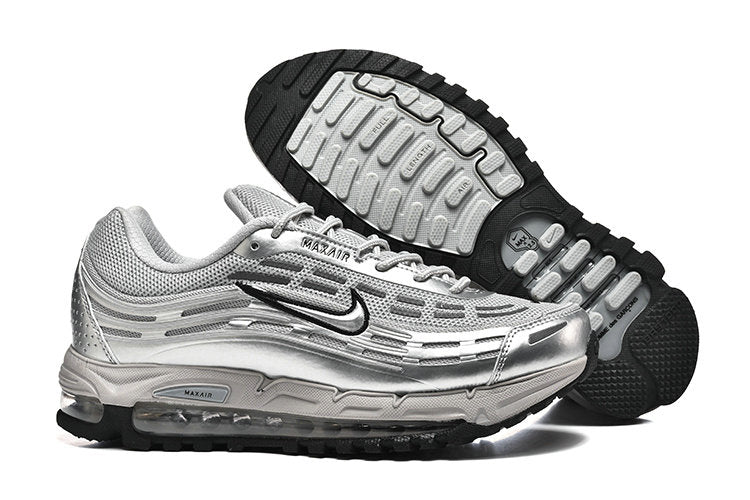 Les baskets Nike Air Max TL 2.5 X COMME DES GARÇONS offrent un style audacieux et une performance fonctionnelle.

En plus, leur design avant-gardiste et leur qualité de fabrication soignée les positionnent