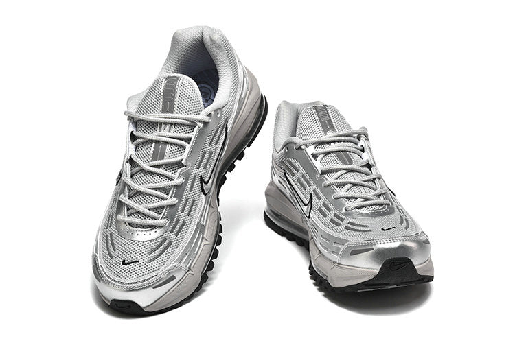 Les baskets Nike Air Max TL 2.5 X COMME DES GARÇONS offrent un style audacieux et une performance fonctionnelle.

En plus, leur design avant-gardiste et leur qualité de fabrication soignée les positionnent