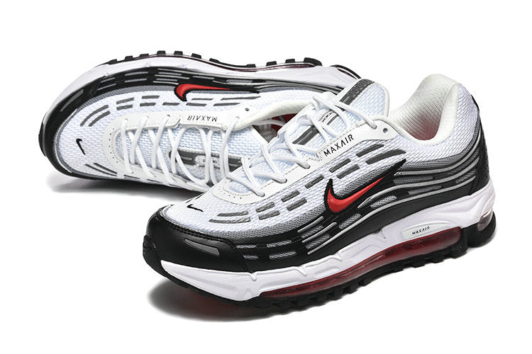 Les baskets Nike Air Max TL 2.5 X COMME DES GARÇONS offrent un style audacieux et une performance fonctionnelle.

En plus, leur design avant-gardiste et leur qualité de fabrication soignée les positionnent