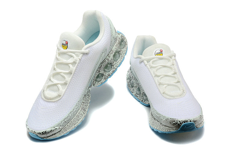Les baskets Nike Air Max DN combinent un style contemporain et une performance avancée.

Leur design épuré et l'utilisation de matériaux innovants en font un choix incontournable