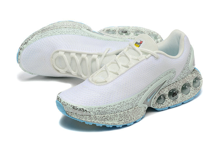 Les baskets Nike Air Max DN combinent un style contemporain et une performance avancée.

Leur design épuré et l'utilisation de matériaux innovants en font un choix incontournable