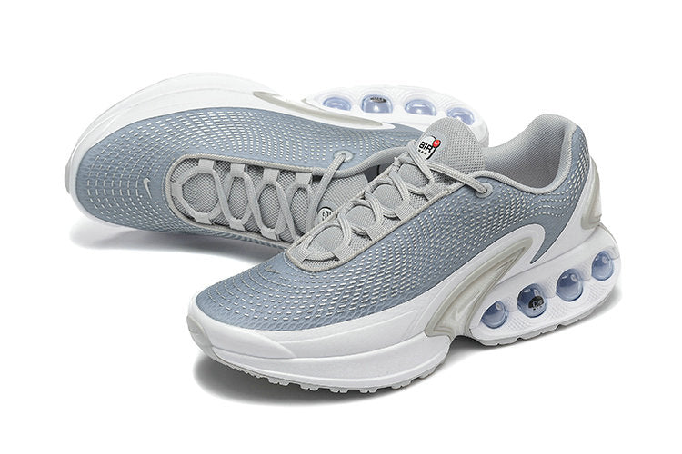 Les baskets Nike Air Max DN combinent un style contemporain et une performance avancée.

Leur design épuré et l'utilisation de matériaux innovants en font un choix incontournable