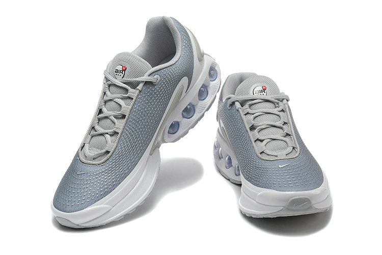 Les baskets Nike Air Max DN combinent un style contemporain et une performance avancée.

Leur design épuré et l'utilisation de matériaux innovants en font un choix incontournable